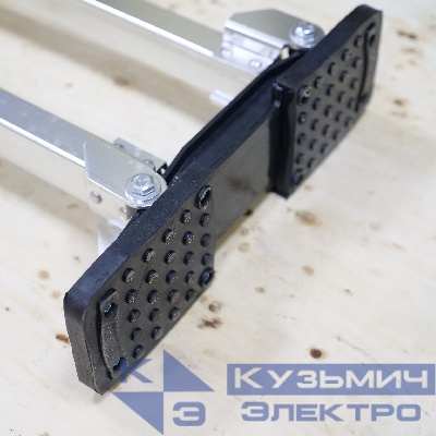 Подошва с резиновыми накладками 1 шт. Запчасть номер 1