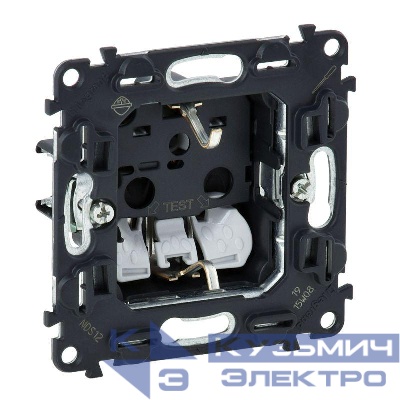 Розетка 1-м СП Valena In'matic 16А IP20 250В 2P+E защ. шторки безвинтов. клеммы механизм Leg 753030